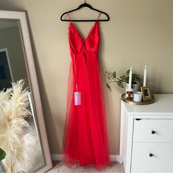 NWT PromGirl Long Open-Back Formal Tulle Prom Dress Red Deep Slit Sides Ballgown - Picture 9 of 9